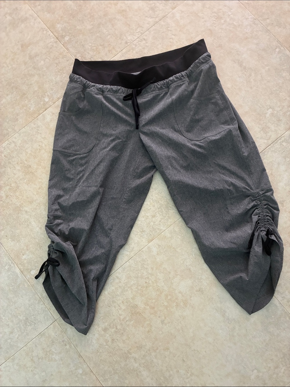 Athleta Ruched Capri Performance Pants with Drawstring Waist and Pockets US 14